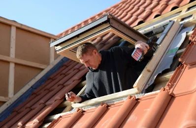 Pose de fenêtres de toit Velux à Combon
